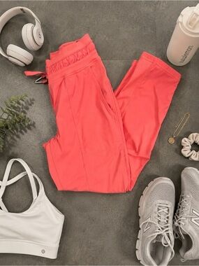 Lululemon Dance Studio Crop Pants  Size 2 25”